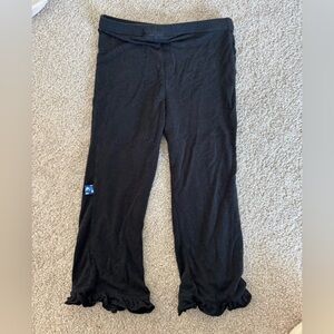 Girls 18-24 black ruffle hem Kickee Pants